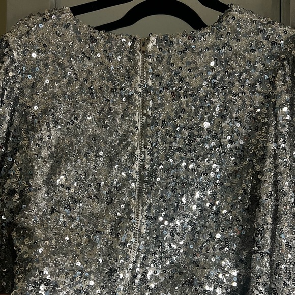 SPARKLY SILVER LOW V-NECK DRESS | SIZE MEDIUM - Picture 6 of 6
